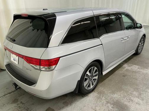 Alabaster Silver Metallic 2014 Honda Odyssey Touring