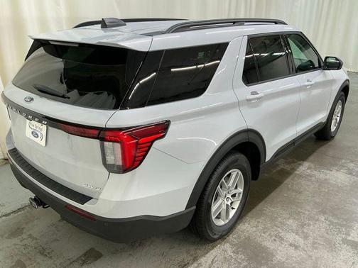 Space White Metallic 2026 Ford Explorer Active