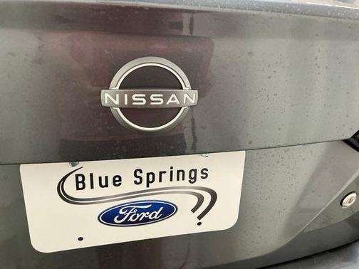 Gun Metallic 2024 Nissan Versa 1.6 S