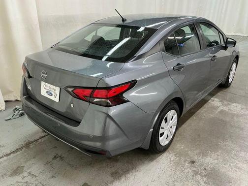 Gun Metallic 2024 Nissan Versa 1.6 S