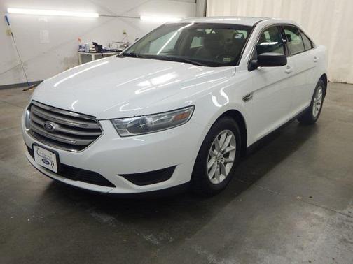 2013 Ford Taurus SE