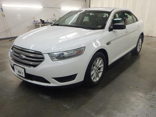 2013 Ford Taurus SE