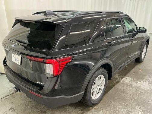 AGATE BLACK METALLIC 2026 Ford Explorer Active w/200A Pkg