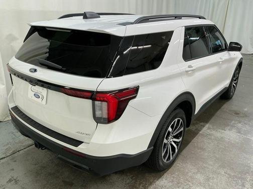 STAR WHITE MET TRI-COAT 2025 Ford Explorer ST-Line