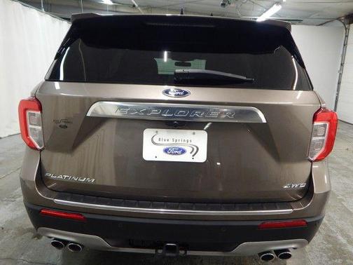 Stone Gray Metallic 2021 Ford Explorer Platinum