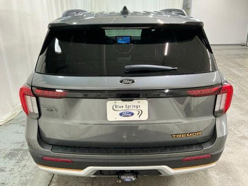 CARBONIZED GRAY METALLIC 2026 Ford Explorer Tremor