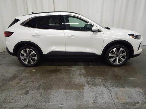 2025 Ford Escape Platinum