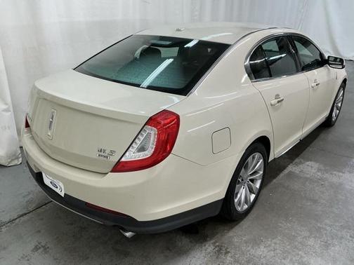 2014 Lincoln MKS Base