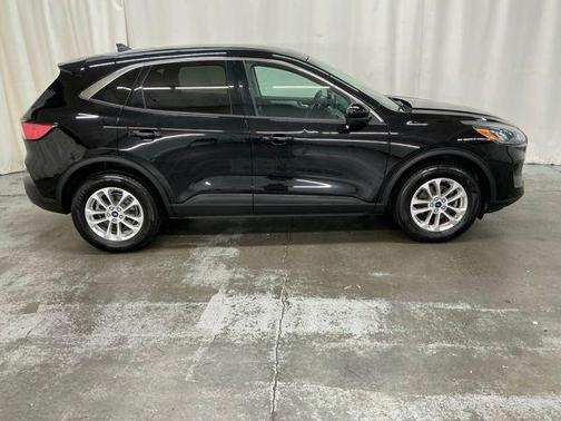 AGATE BLACK METALLIC 2021 Ford Escape SE