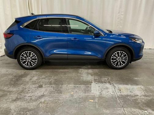 2023 Ford Escape PHEV SE