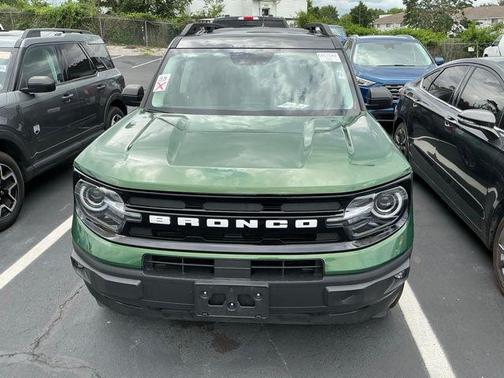 ERUPTION GREEN METALLIC 2024 Ford Bronco Sport Outer Banks