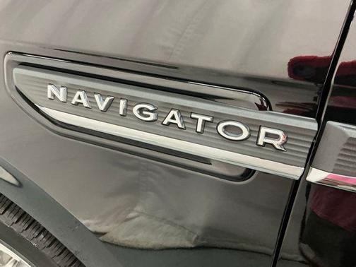 INFINITE BLACK MET CC 2024 Lincoln Navigator Reserve