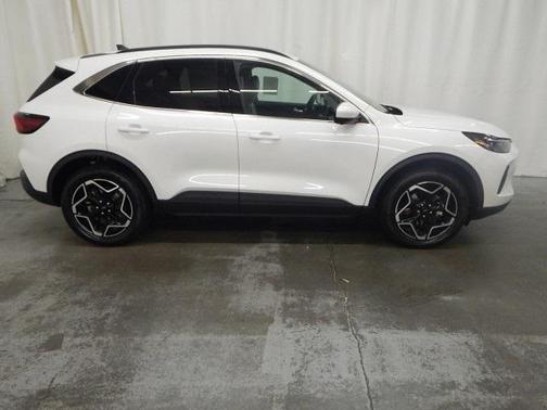 2026 Ford Escape Platinum