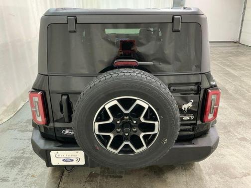 Shadow Black 2026 Ford Bronco Outer Banks