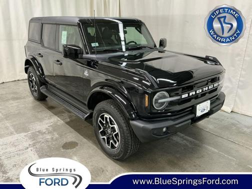Shadow Black 2026 Ford Bronco Outer Banks