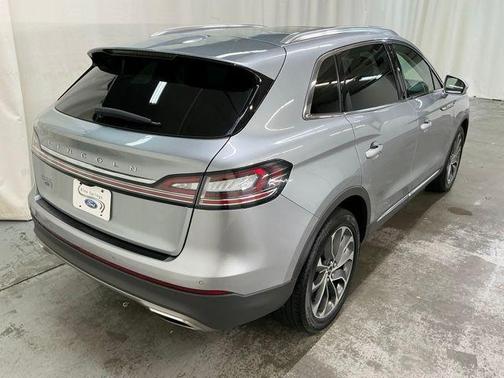 SILVER RADIANCE MET CC 2023 Lincoln Nautilus Reserve