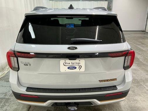 SPACE WHITE METALLIC 2026 Ford Explorer Tremor