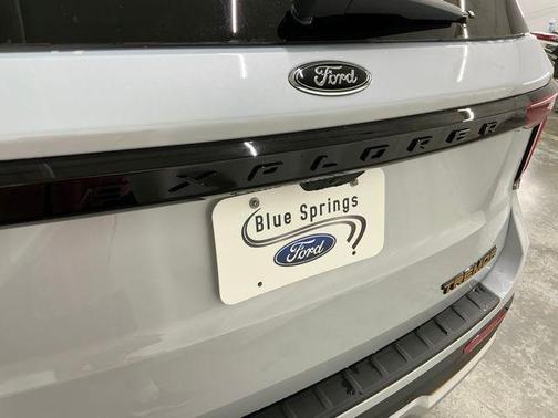 SPACE WHITE METALLIC 2026 Ford Explorer Tremor