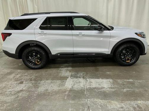SPACE WHITE METALLIC 2026 Ford Explorer Tremor