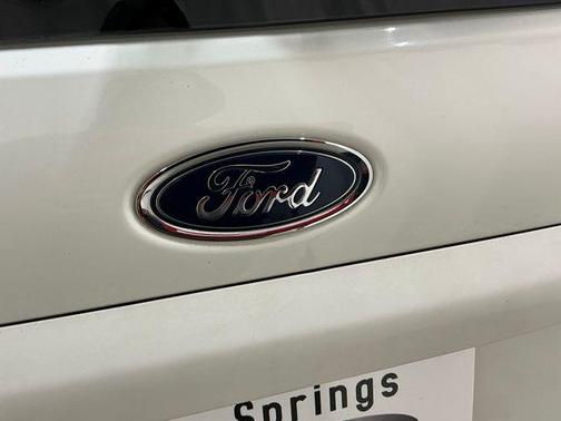 DIAMOND WHITE 2019 Ford EcoSport SE