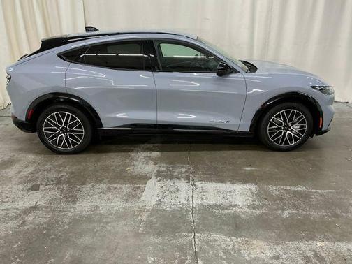 GLACIER GRAY MET TRI-COAT 2024 Ford Mustang Mach-E Premium
