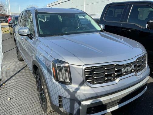 Everlasting Silver 2024 Kia Telluride SX