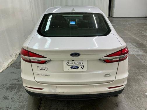 WHITE PLATINUM MET TRI-COAT 2019 Ford Fusion SE