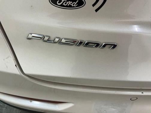 WHITE PLATINUM MET TRI-COAT 2019 Ford Fusion SE