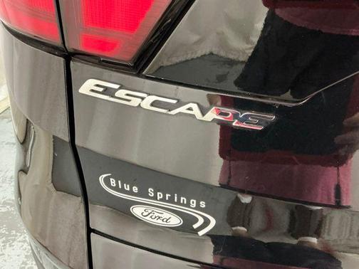 AGATE BLACK 2019 Ford Escape Titanium
