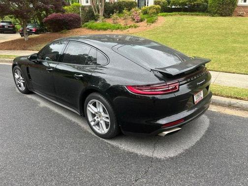 2018 Porsche Panamera 4