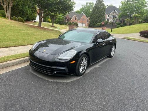 2018 Porsche Panamera 4