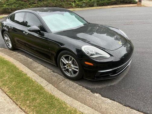 2018 Porsche Panamera 4