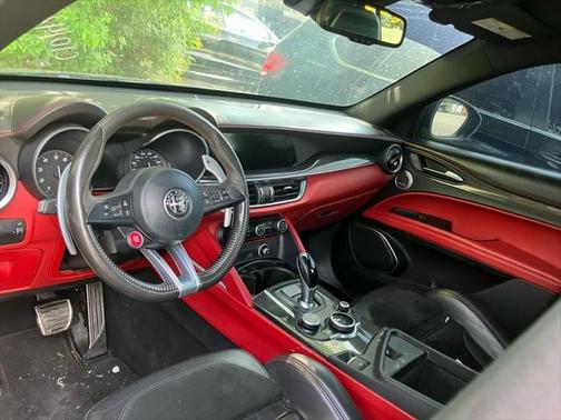 2018 Alfa Romeo Stelvio Quadrifoglio