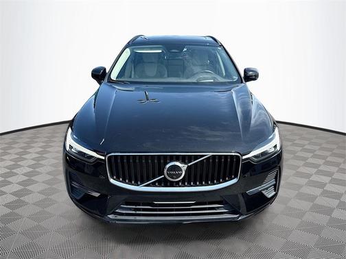 2022 Volvo XC60 B5 Momentum