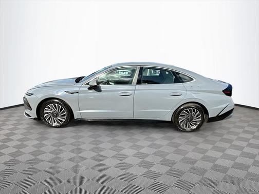 2025 Hyundai SONATA Hybrid SE