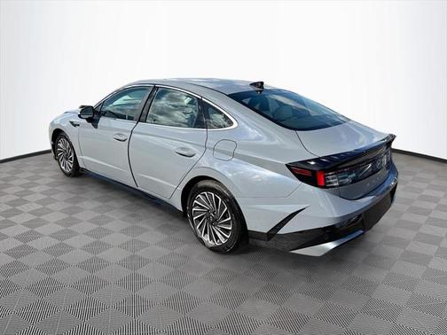 2025 Hyundai SONATA Hybrid SE
