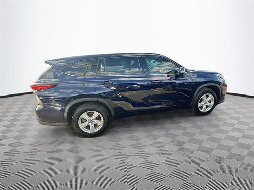 2022 Toyota Highlander LE