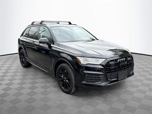 2023 Audi Q7 45 Premium Plus