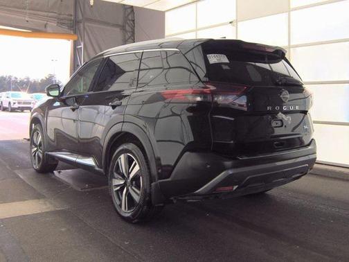 2022 Nissan Rogue SL