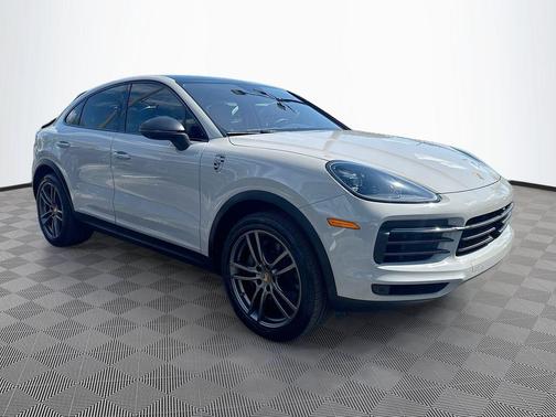 Gray 2023 Porsche Cayenne Platinum Edition