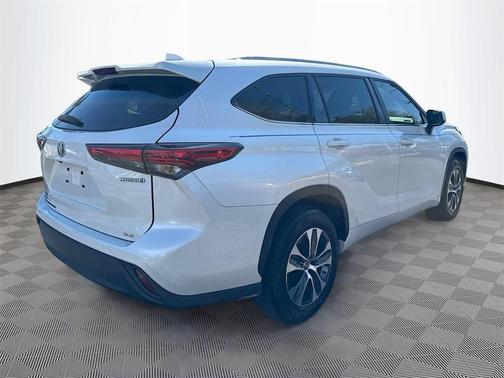 2023 Toyota Highlander Hybrid XLE
