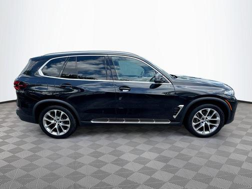 Black Sapphire Metallic 2024 BMW X5 sDrive40i