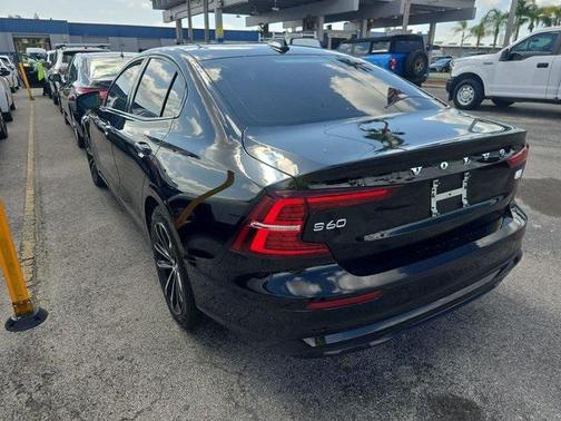 2023 Volvo S60 Recharge Plug-In Hybrid T8 Plus Dark Theme