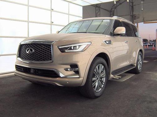 2022 INFINITI QX80 Luxe