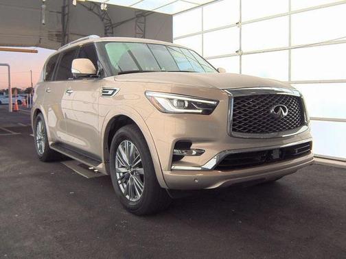 2022 INFINITI QX80 Luxe