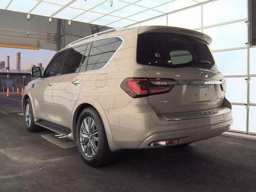 2022 INFINITI QX80 Luxe