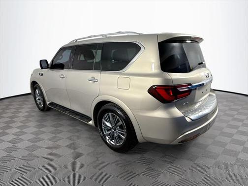 2022 INFINITI QX80 Luxe