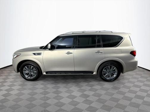 2022 INFINITI QX80 Luxe