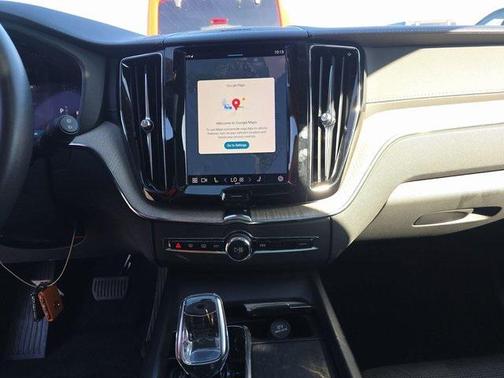 2022 Volvo XC60 B6 Inscription