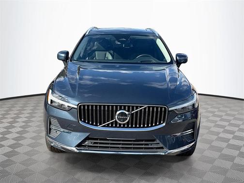 2022 Volvo XC60 B6 Inscription